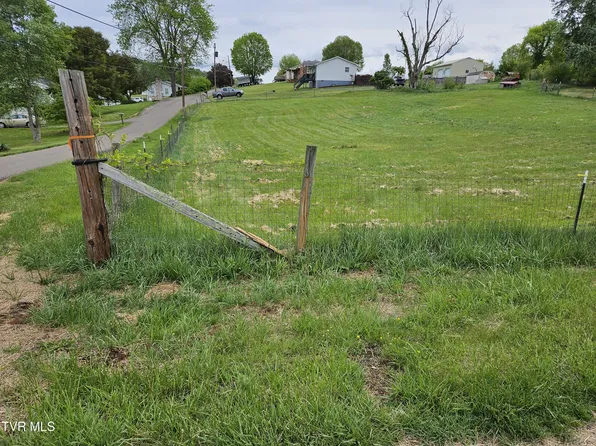 66 Jones Dr, Lebanon, VA 24266