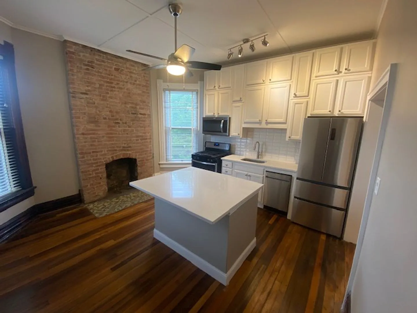 Buttles Ave 182 & Dennison Ave 792 ONYX — Photo 2