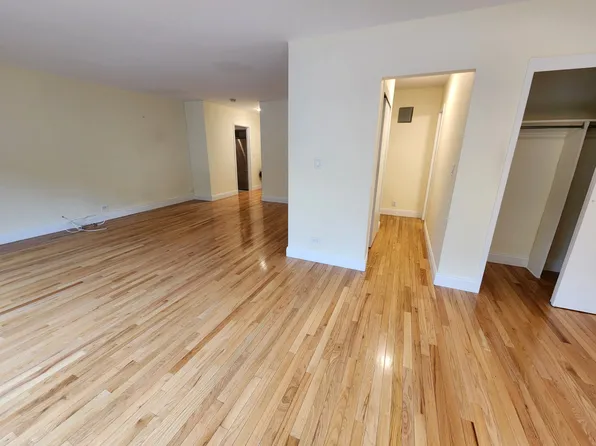 392 Central Park West image 4 of 17