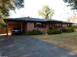 6 Pine Mountain Rd, Little Rock, AR 72223