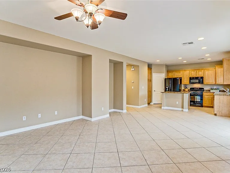 10737 Drake Ridge Ave — Photo 7
