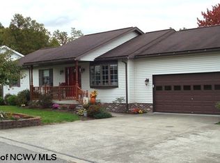 307 Aurora Dr, Morgantown, WV 26508