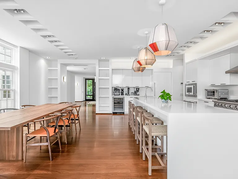 53 Bay Ave — Photo 17