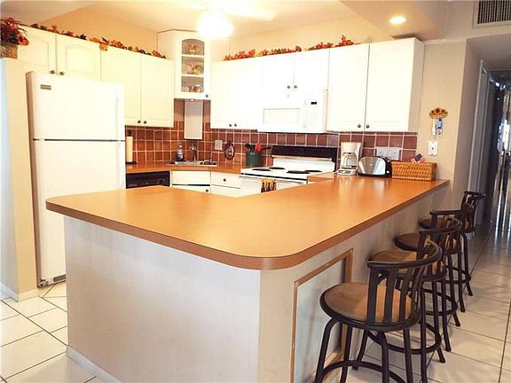 5th image of 2455 NE 51st St #44