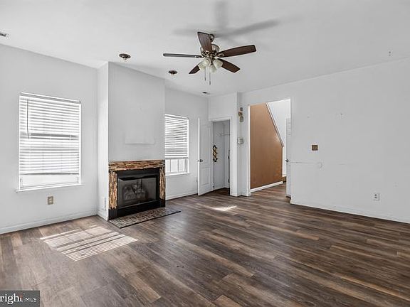 4th image of 112 Grant St