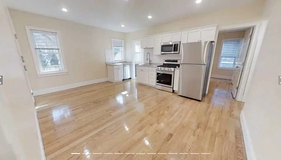 4 bed, $4,700 — Photo 1