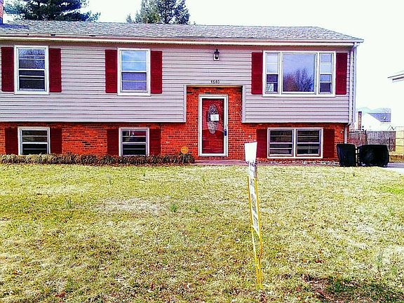 2nd image of 4640 Pennsylvania Ave NE