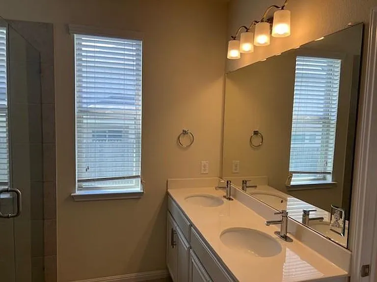 3240 E Whitestone Blvd #75 — Photo 12