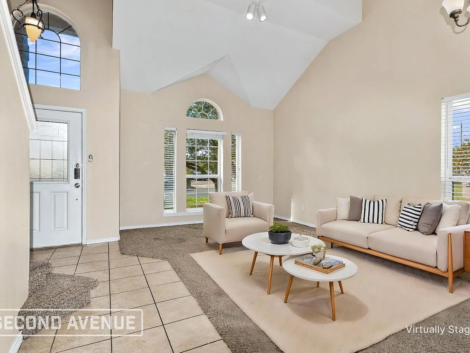 3 bed, 2.5 bath, 2211 sqft, $2,040 — Photo 2
