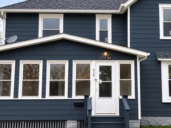 312 South St, Sumner, IA 50674