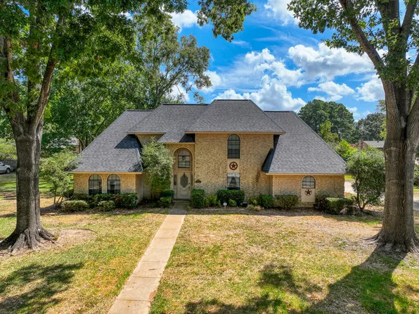 2208 Monica Ln, Palestine, TX 75803