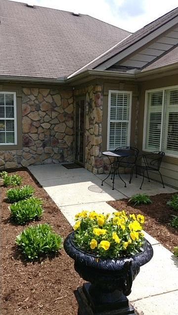 1st image of 2096 Taylor Ln
