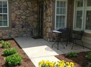 2096 Taylor Ln, Newark, OH 43055