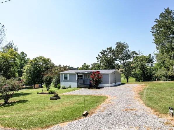 1342 High St, Dandridge, TN 37725