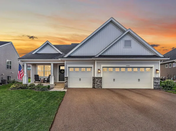 1444 Nutmeg Cir, Carver, MN 55315