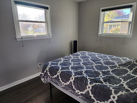 3rd image of 23510 Brookdale Blvd