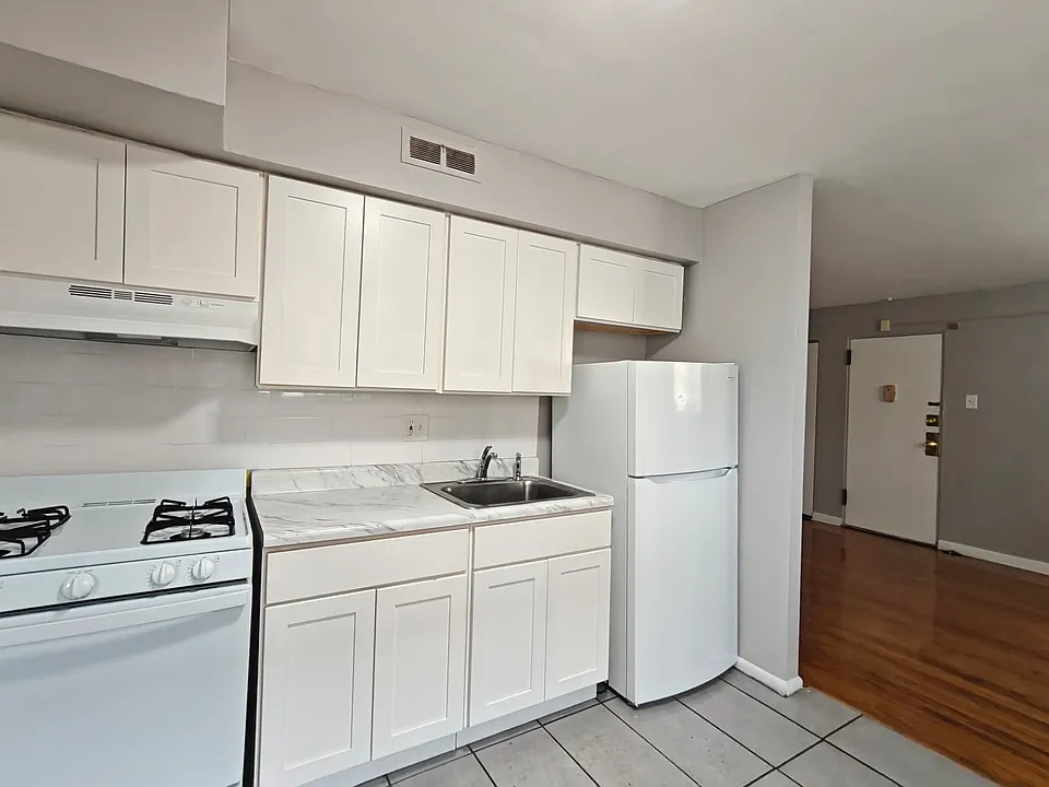7108 Oxford Ave #43