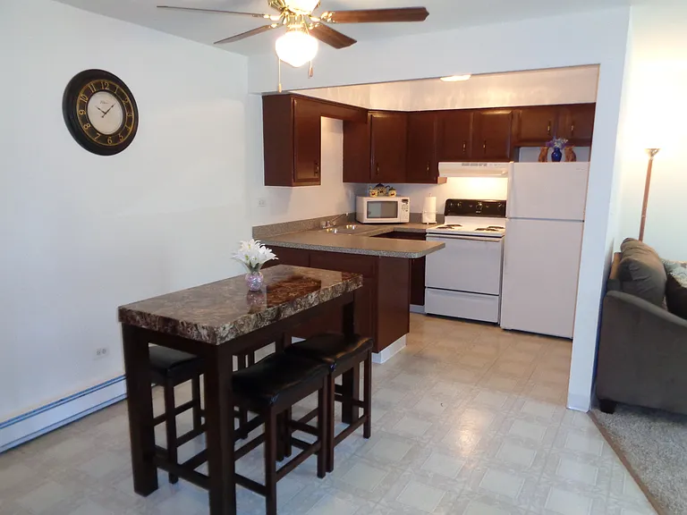 Fairway Green Apartments — Photo 9