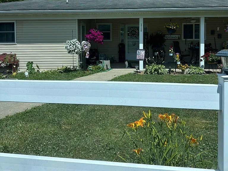 320 Caraway Ln — Photo 2