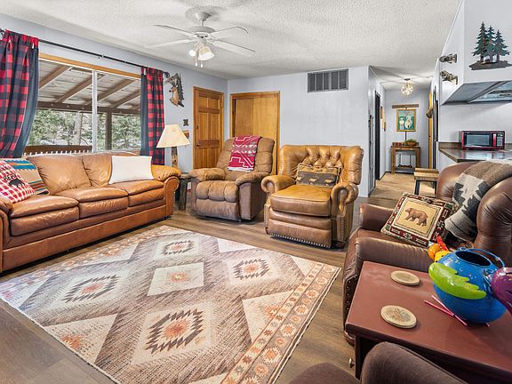 4th image of 1011 Tenderfoot Trail
