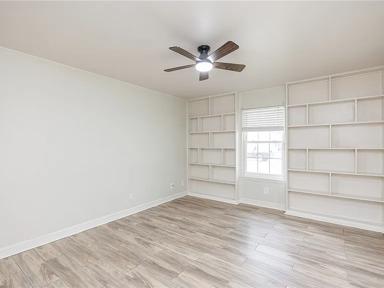 6702 Sahara Dr — Photo 32