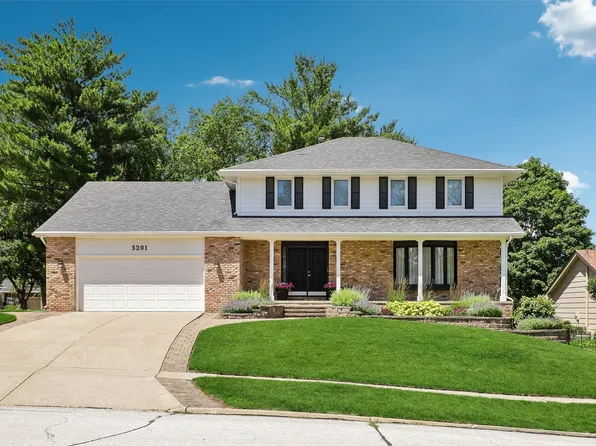 5201 Cody Dr, West Des Moines, IA 50265