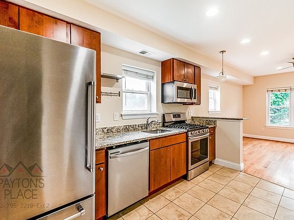 5th image of 2024 Naylor Rd SE #301