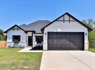 220 Jones St, Sanger, TX 76266