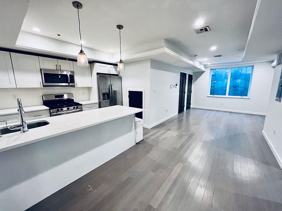 1st image of 1448 N Franklin St #1