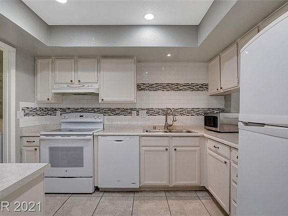 3rd image of 2663 Jacyra Ave