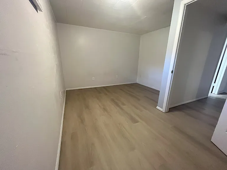 3220 Dudley St — Photo 11
