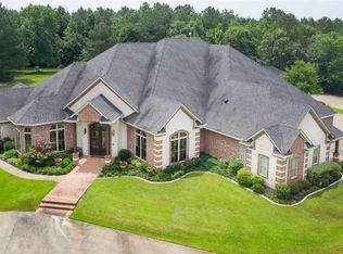 240 Clear Lake Cir, Kilgore, TX 75662