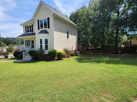 Large side yard