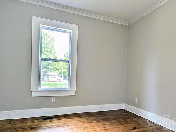 4th image of 113 Brawley St