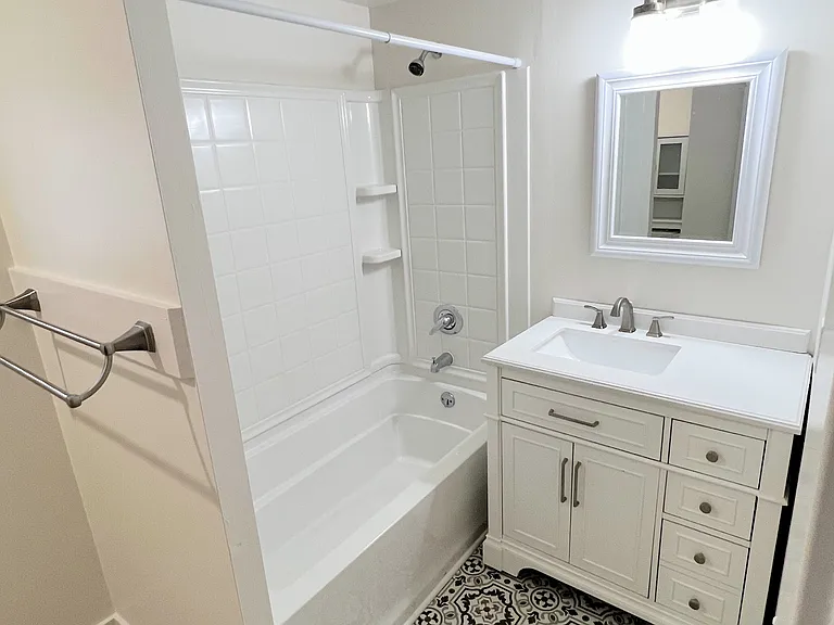 423 W 9th St N #1 — Photo 10