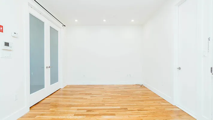 Rented by Nooklyn NYC LLC | media 31