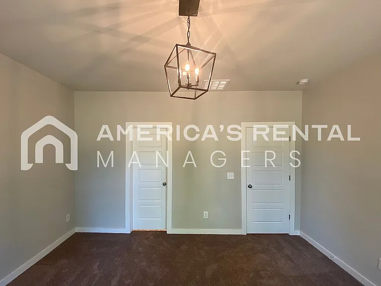 581 Andrew Dr — Photo 16