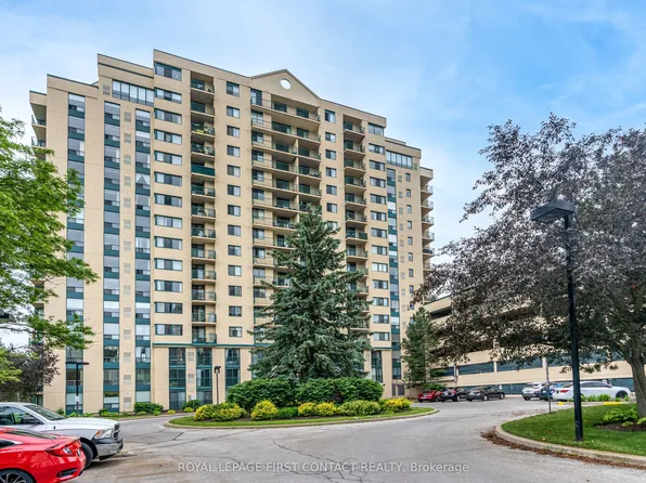 75 Ellen St #1504, Barrie, ON L4N 7R6