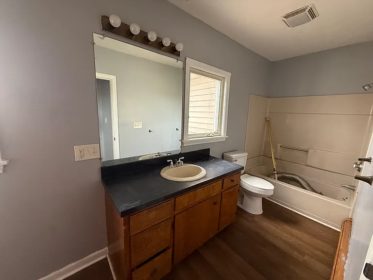 71 Pike St #201 — Photo 5
