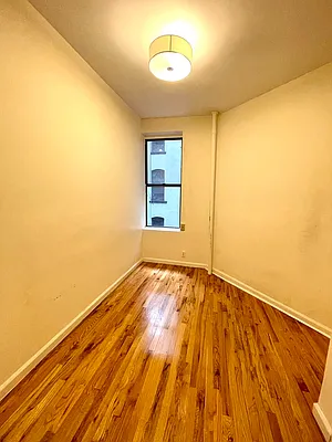 Rented by City Connections Realty | media 3