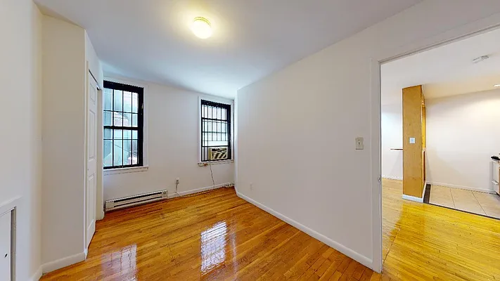 Rented by Bond New York | media 29