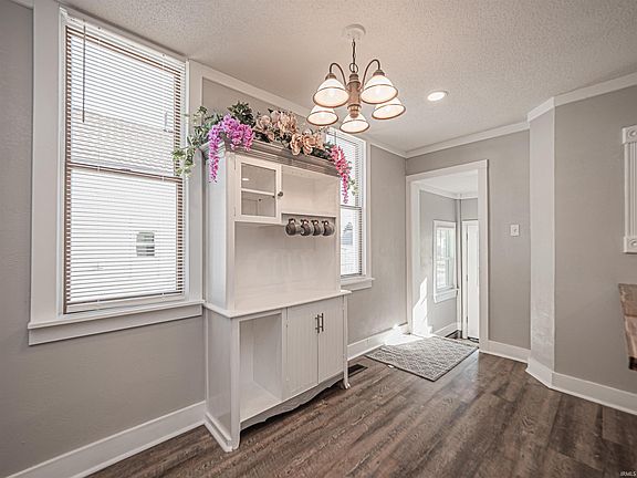 5th image of 2206 W Virginia St