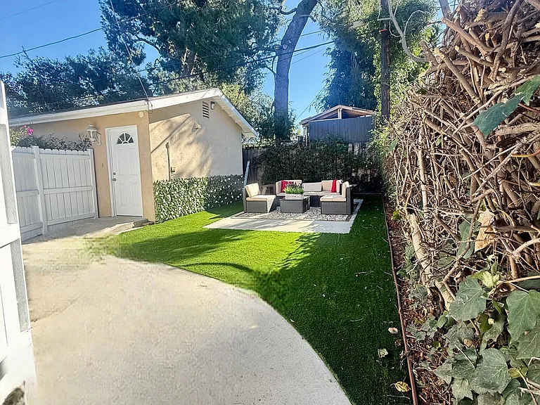 18002 Collins St — Photo 3