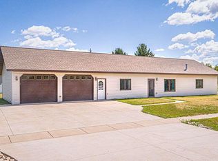 21 Mulberry Ln, Babbitt, MN 55706