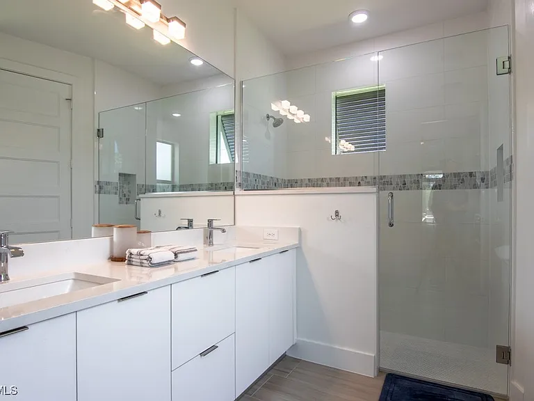3507 SW 2nd Ave — Photo 18