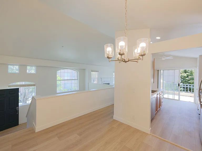 805 Moby Dick Ln — Photo 3