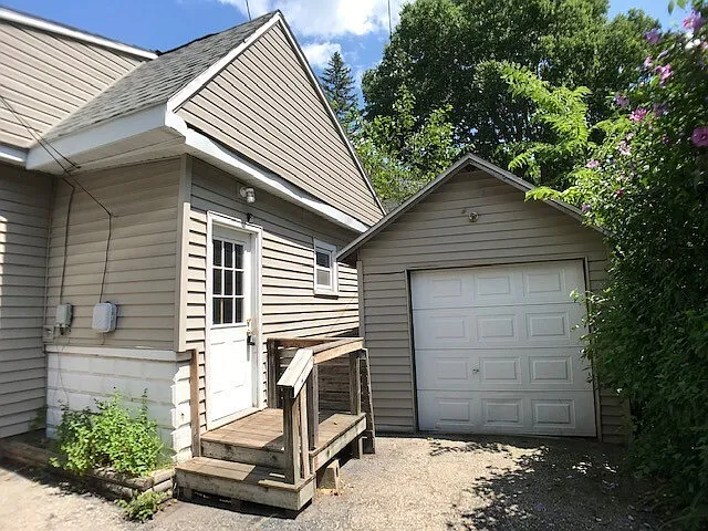 113 W Dewey St — Photo 15
