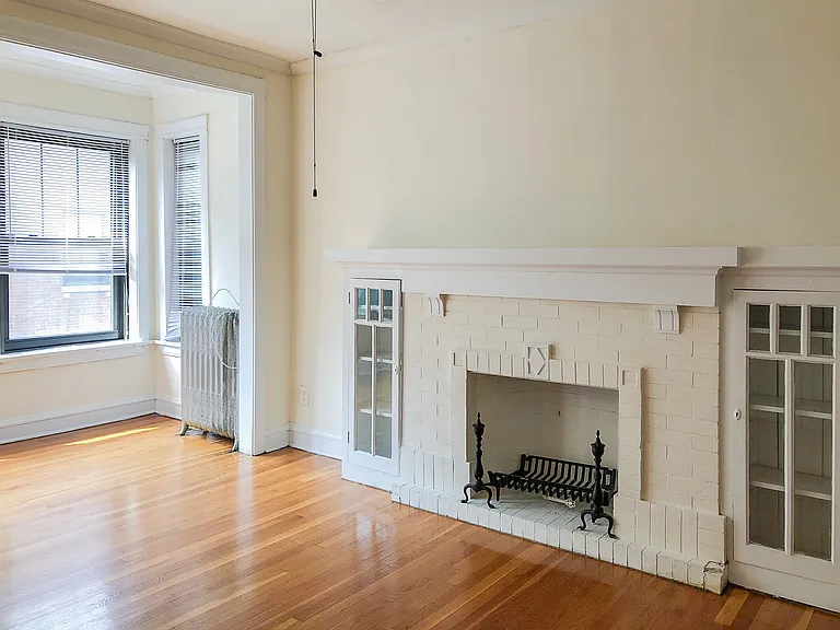 3933 1/2 N Keeler Ave #2E — Photo 7
