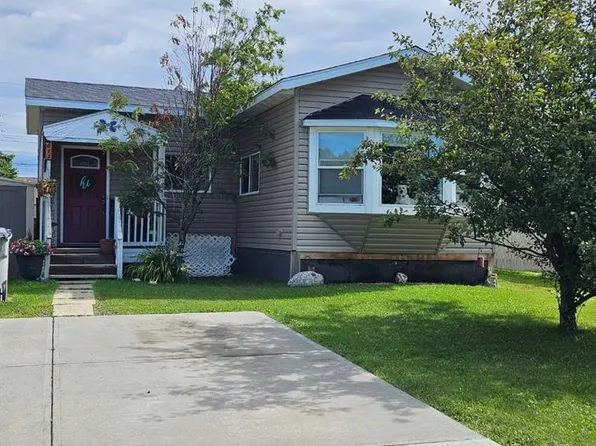 613 W 53rd St, Edson, AB T7E 1K9