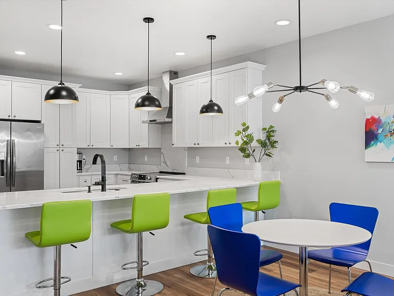 2077 Walla Ave — Photo 11